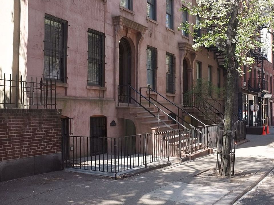 1st image of 458 W 51st St