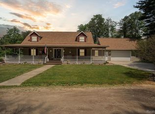 5809 E Allen Rd, Howell, MI 48855