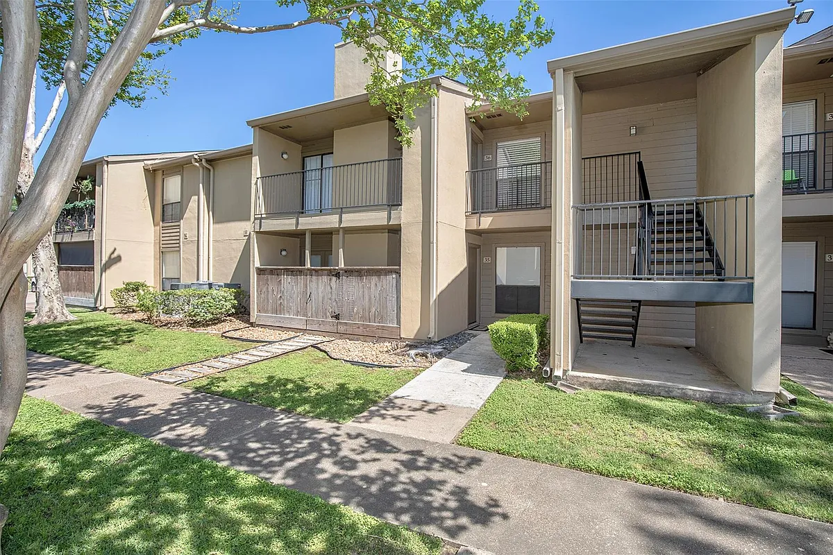 Building Photo - 3300 Pebblebrook Dr #36