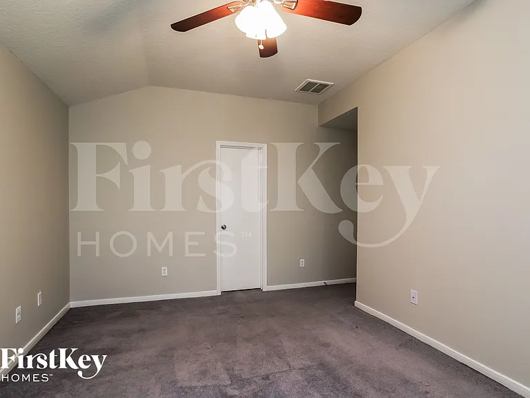 947 Leadenhall Cir — Photo 9