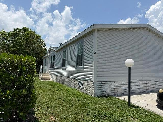 2nd image of 241 Lakeview Drive #241