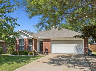 210 S Chestnut St, Forney, TX 75126