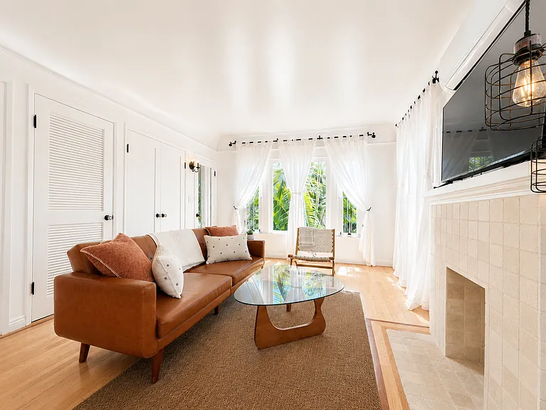 947 5th St #2B — Photo 6