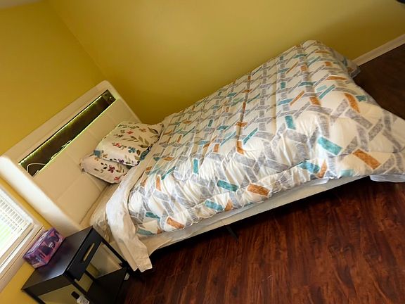 5th image of 250 Tanglewood Ln Suite 1