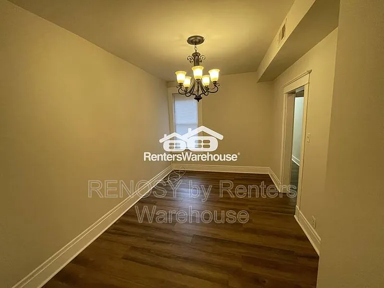 2855 W Cold Spring Ln — Photo 6