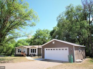 335 146th St, South Haven, MN 55382