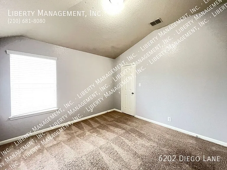 6202 Diego Ln — Photo 30