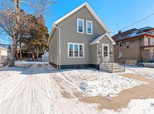 1617 S 10th St, Manitowoc, WI 54220