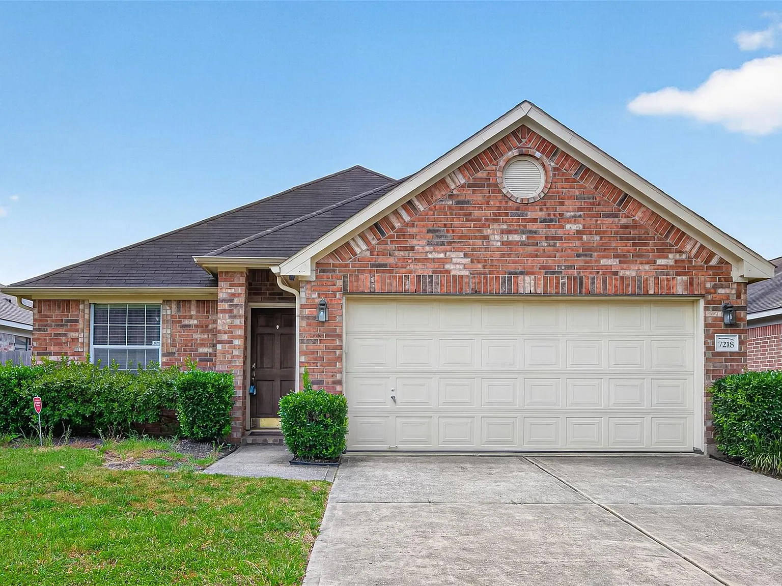 3 bed, 2.0 bath, 1401 sqft, $1,700 — Photo 1