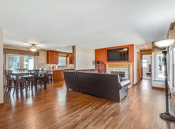 2nd image of 21W303 Sidney Ave