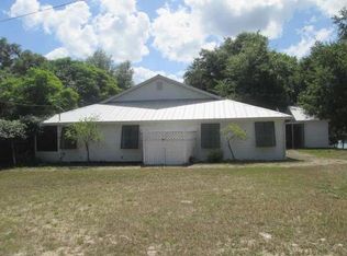 1025 Front St, Welaka, FL 32193