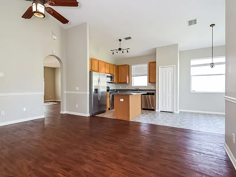 9252 Zincoe Ln — Photo 4