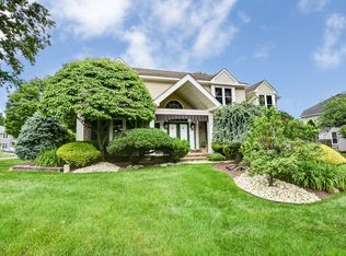 1 Palace Pl, Freehold, NJ 07728