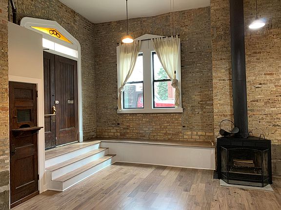 4th image of 3535 W Wrightwood Ave #1