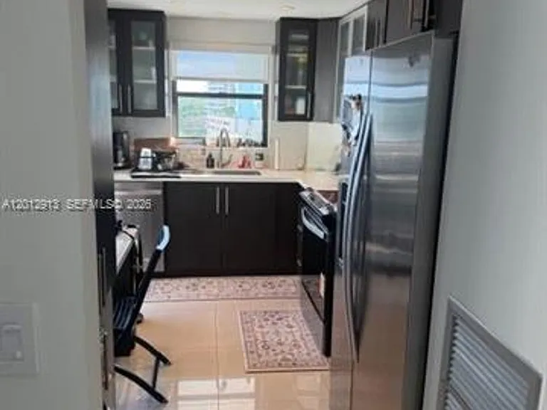 2333 Brickell Ave #812 — Photo 7
