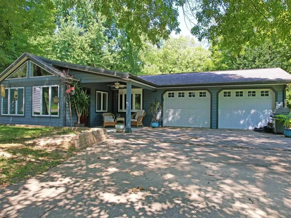 8988 E 850th Ln, Mount Carmel, IL 62863