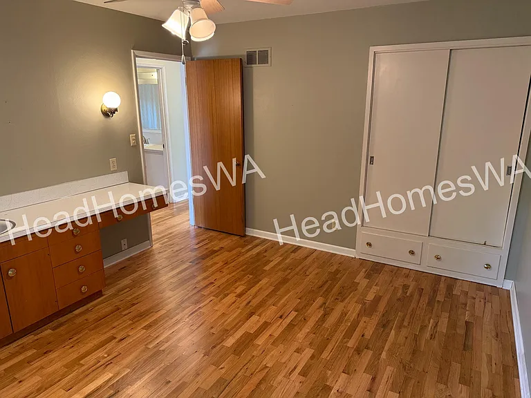 603 Turner St NE — Photo 8