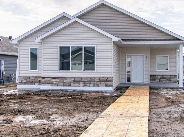 2566 69th Ave S, Fargo, ND 58104