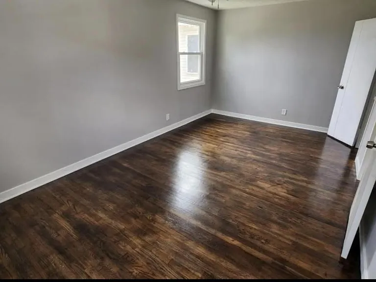 1059 Midland Ave — Photo 7