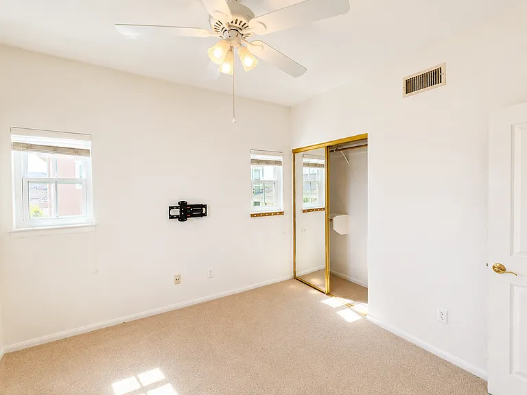 3574 Torrey View Ct — Photo 28