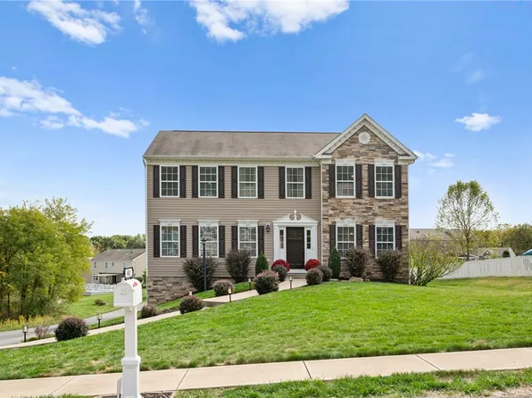 411 White Pine Ln, Baden, PA 15005