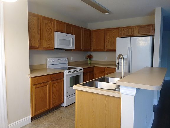3rd image of 757 Cresting Oak Cir #125