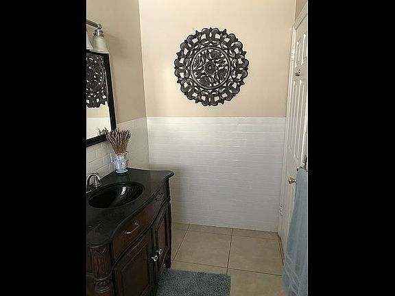 5th image of 214 SE 14th St