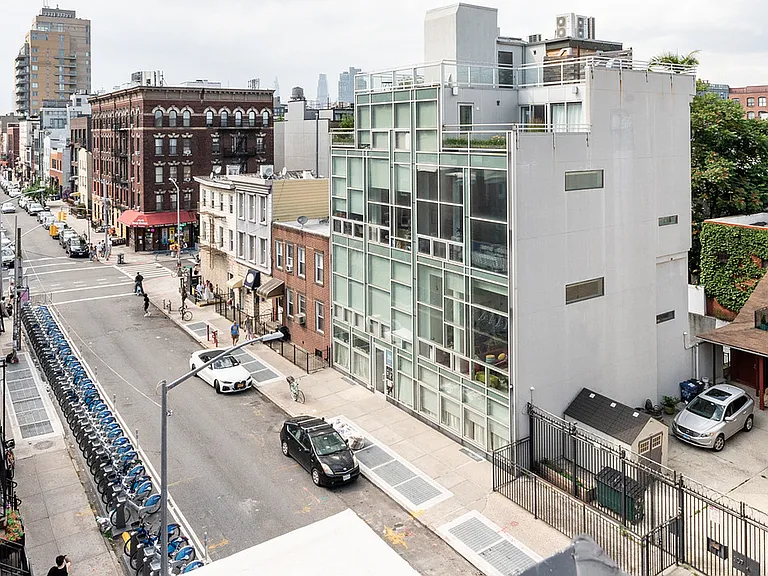 230 N 7th St #201 — Photo 2