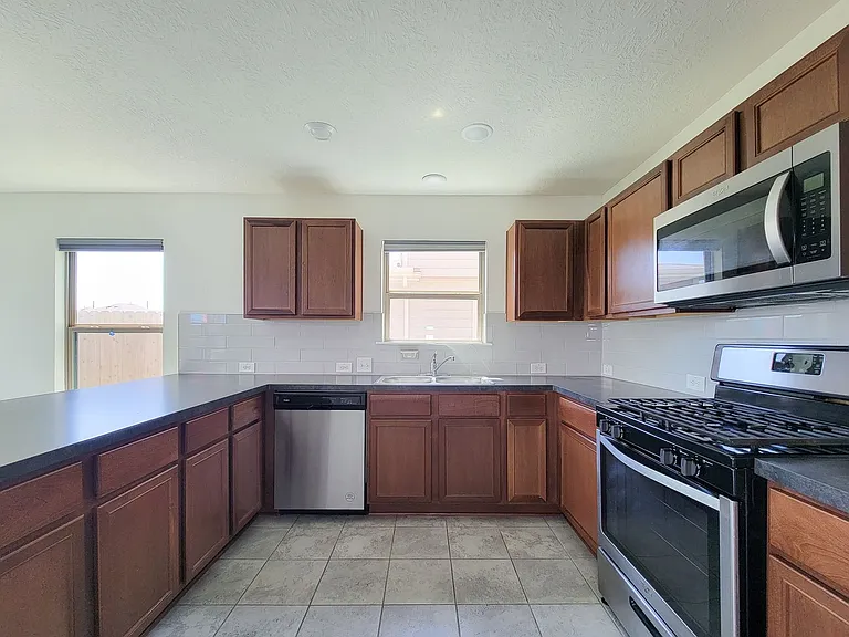 727 Hardwood Grove Ct — Photo 16
