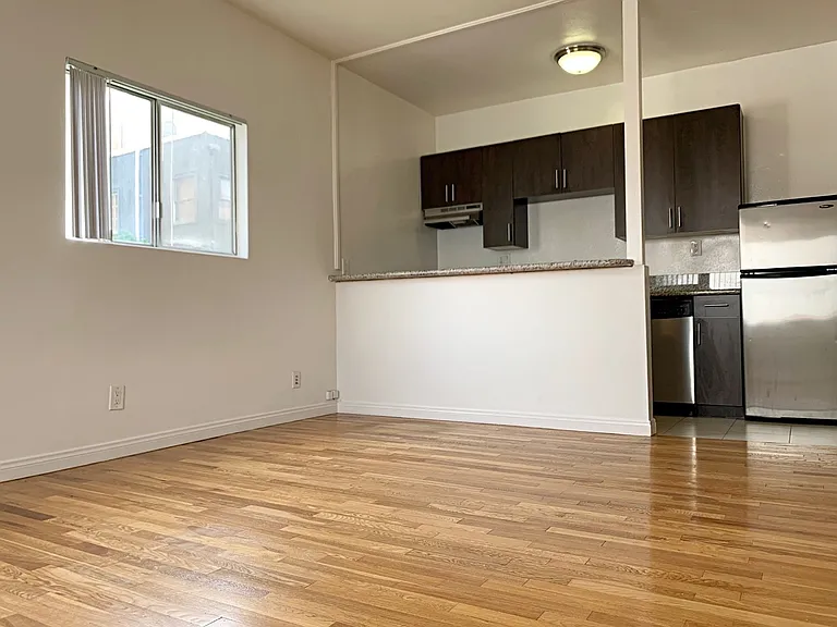1814 Pacific Ave — Photo 9