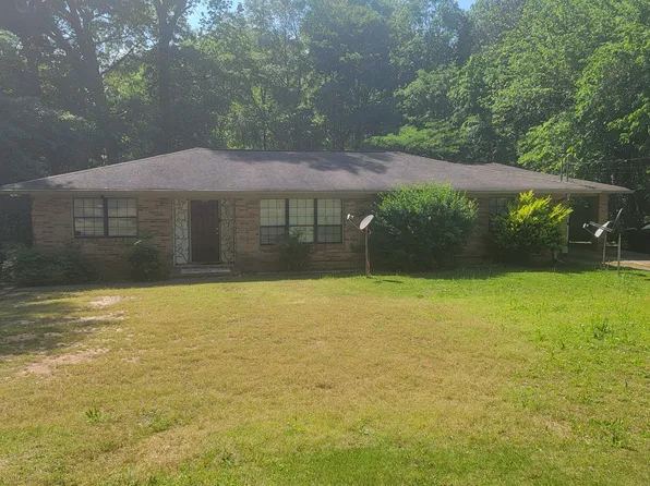 250 Lake Dr, Milledgeville, GA 31061