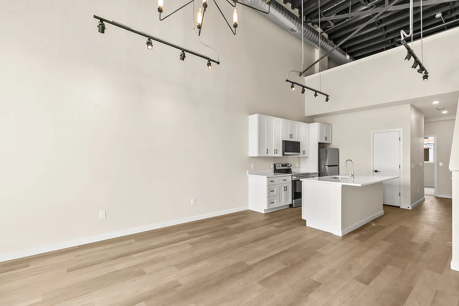 2 bed, 1007 sqft, $1,795 — Photo 4