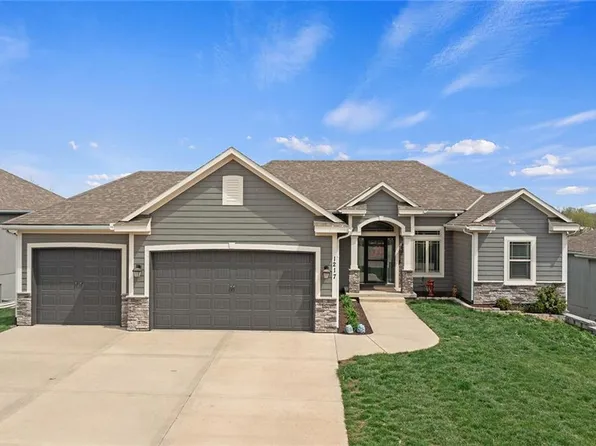 1217 N Holland Dr, Independence, MO 64056