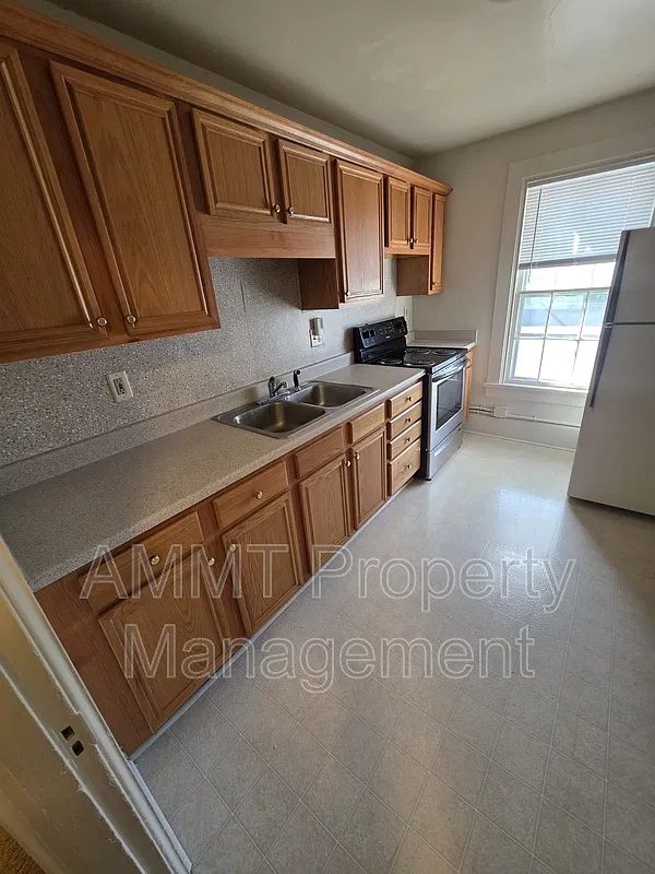 1 bed, 1.0 bath, $900 — Photo 1