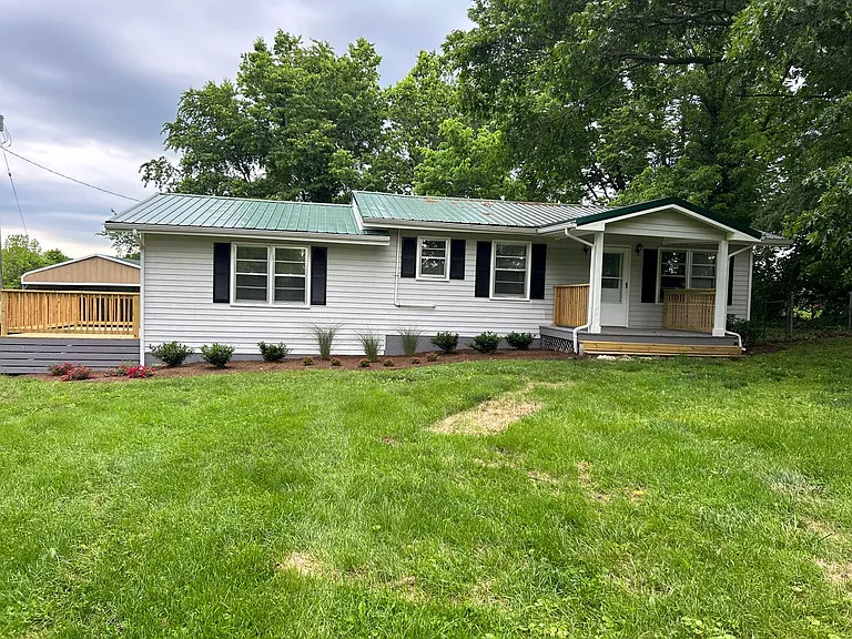 1380 Cummins Ferry Rd — Photo 4