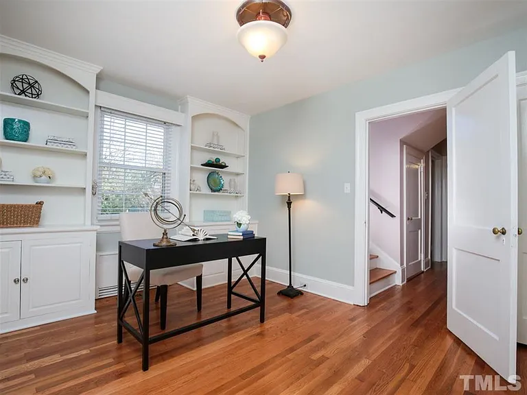 1st floor Office