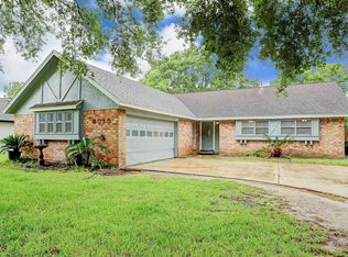 8023 Zimmermann Dr, Houston, TX 77088
