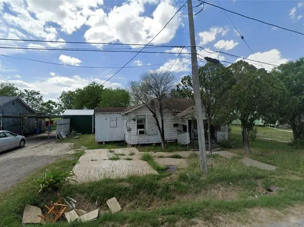 516 N Francis St, Bishop, TX 78343