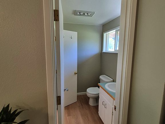 2nd image of 1766 Berwin Ln