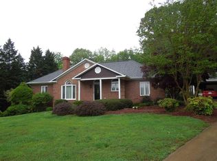 1020 Knob Hill Ct, Hillsborough, NC 27278