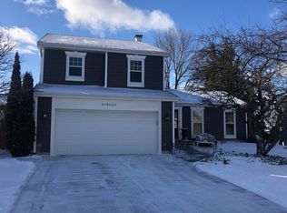 27W057 Sycamore Ln, Winfield, IL 60190