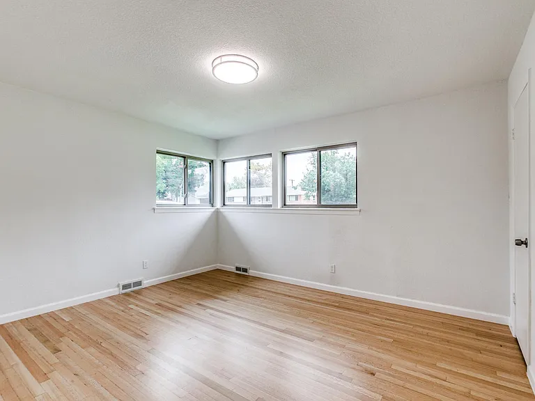 3517 Woodleigh Dr — Photo 19