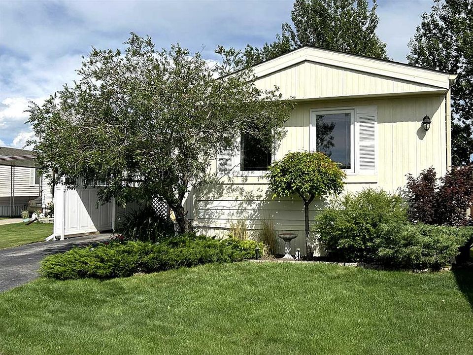 1st image of 99 Arbour Lake Rd NW #221