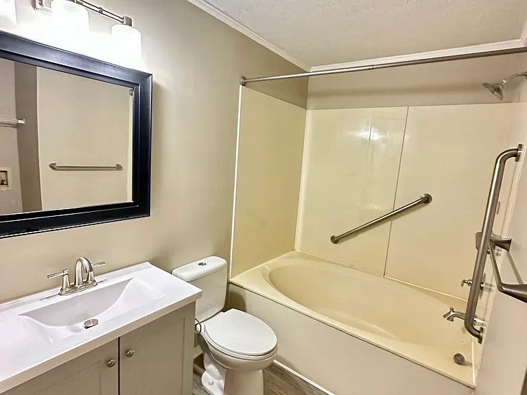 1809 Texas Ave — Photo 6
