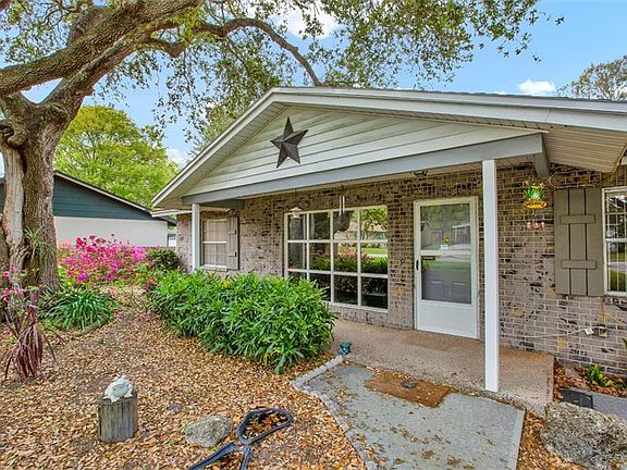 3rd image of 2846 Banyan Ln