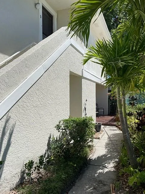 2 bed, 1.5 bath, 853 sqft, $1,750 — Photo 3