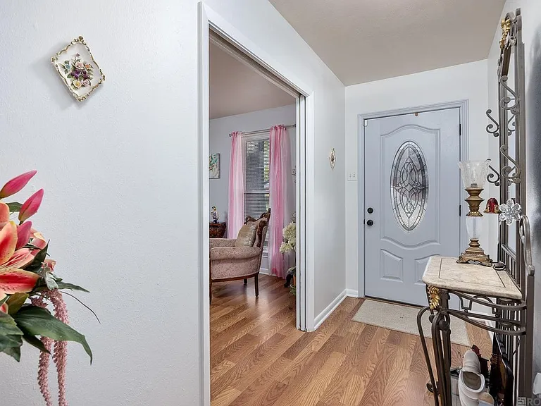 1891 Erlanger Dr — Photo 2