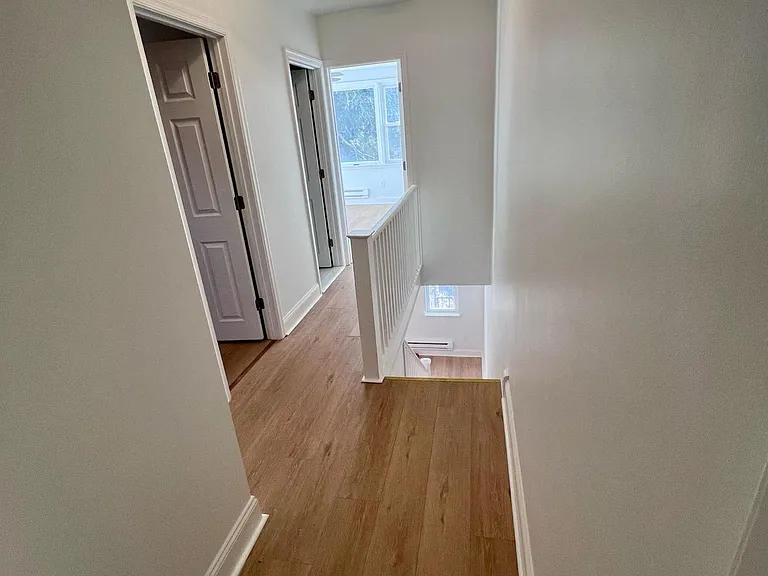 263 E Penn St — Photo 12