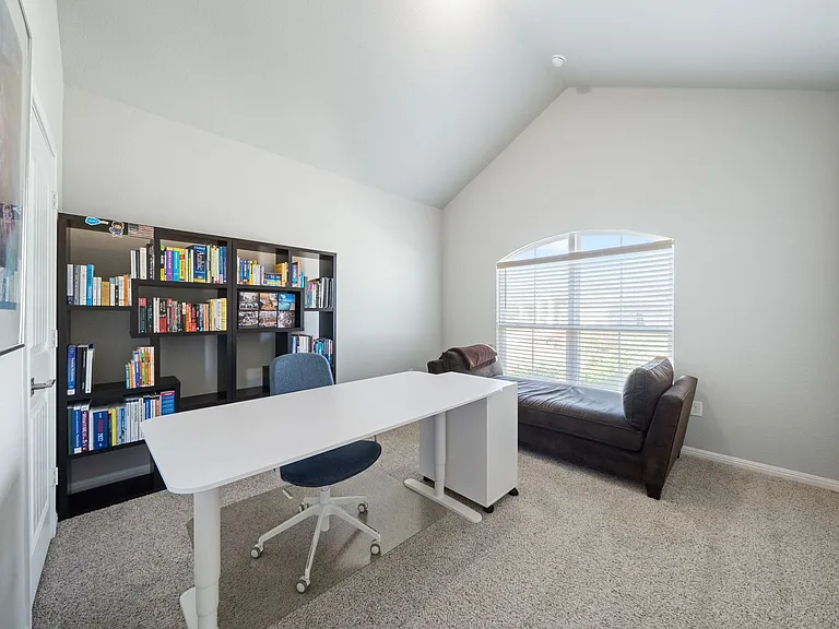 2412 Star Hill Rnch — Photo 2