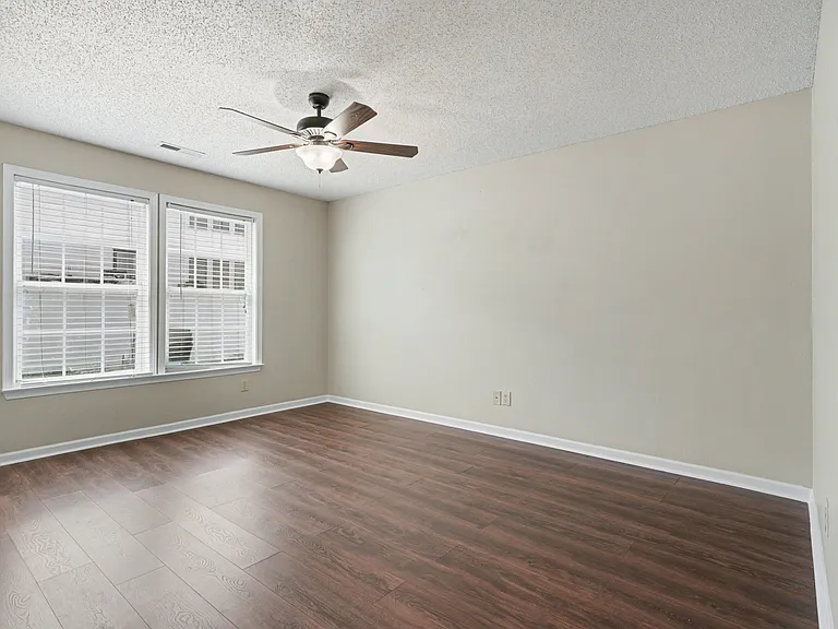 836 Chastain Ave — Photo 12